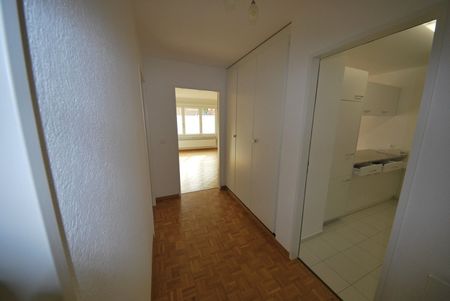 Moderne Wohnung in grüner und ruhiger Umgebung mit Gartensitzplatz - Photo 2