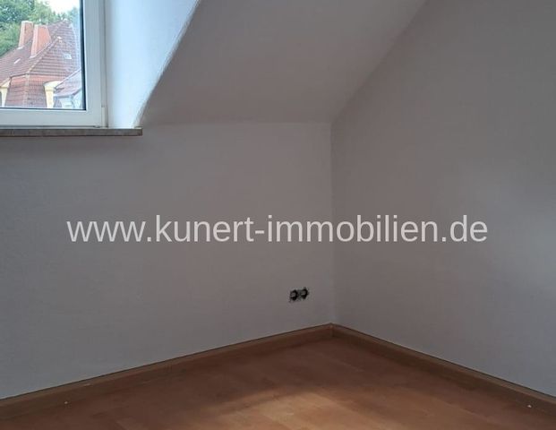 Burgstädt: Attraktive 3-Zimmer-Wohnung (Dachgeschoss) in guter Wohnlage, Garage ... - Photo 1