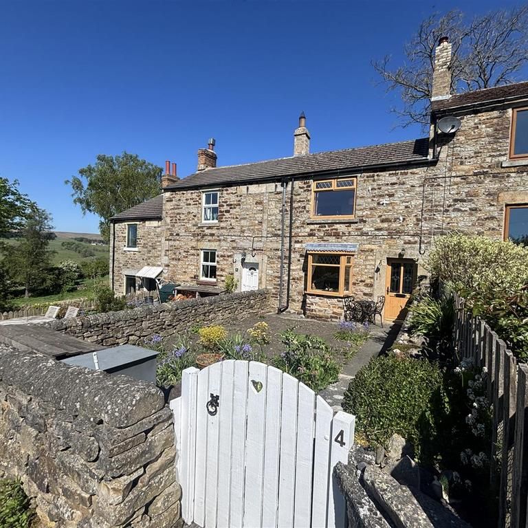 2 bedroom terraced house to rent - Photo 1