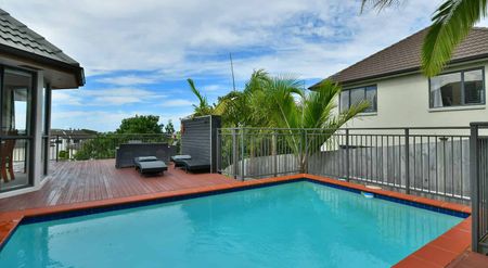 Immaculate Family Home - Photo 2