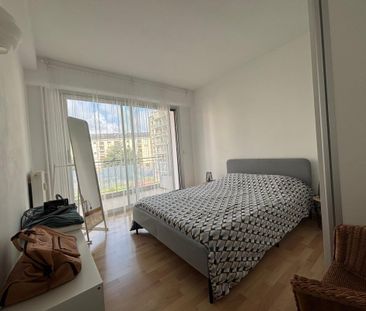 Location Appartement 4 pièces Meublé 85m² CAEN 14000 - Photo 3