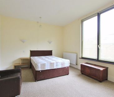 4 bedroom House To Let - Photo 6