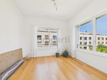 Lichtdurchflutete 4.5-Zimmer-Wohnung mit aussergewöhnlichem Raumgefühl - Photo 3