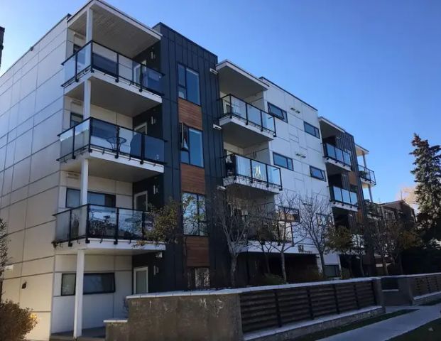 2 bedroom, 1 1/2 bathrooms - Between Marda Loop & Bankview | 1521 26 Avenue Southwest, Calgary - Photo 1