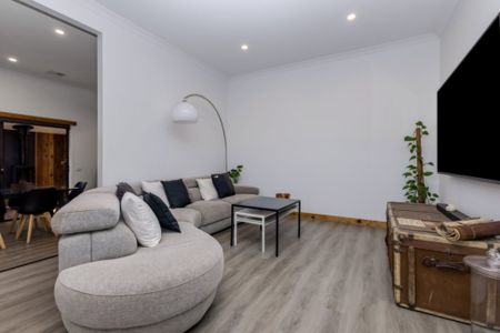 7 Frencham Street, Golden Square - Photo 3