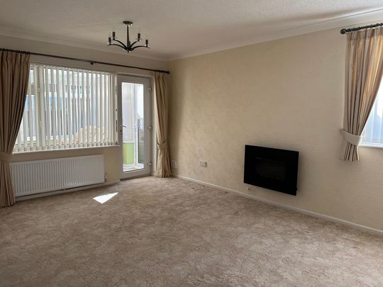 2 bedroom bungalow to rent - Photo 1