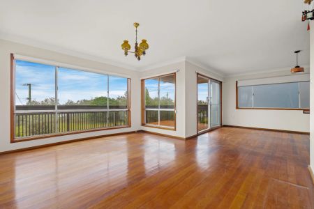 54 Beach Drive, - Photo 3