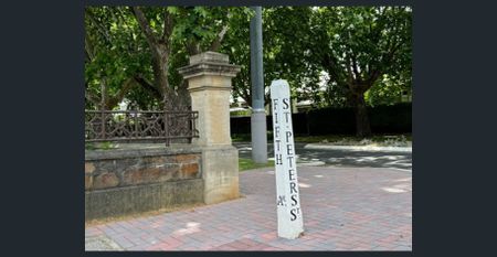 Leafy “Avenues” Living – Modern Comfort Near the City - Photo 5