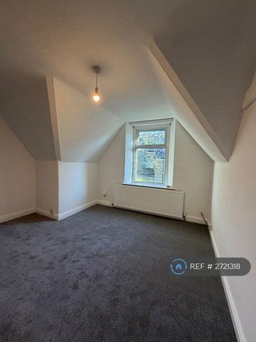 3 bedroom flat to rent - Photo 4