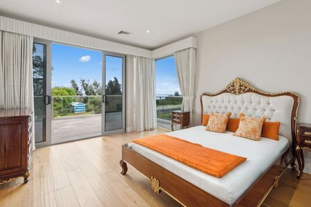 Beachfront Luxury Townhouse - Photo 4