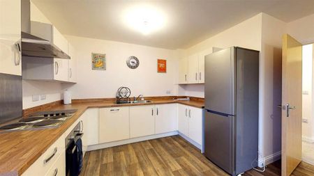 2 bedroom flat to rent - Photo 4