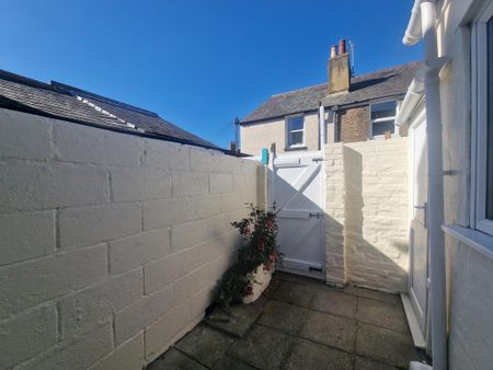 2 bedroom house to rent - Photo 3