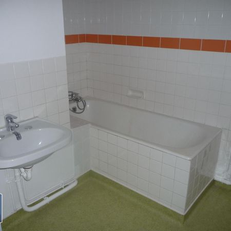 Location Appartement 3 pièces 80m² ST ETIENNE 42100 - Photo 3