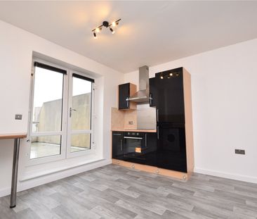11, Tudor Way, Beeston, Leeds, West Yorkshire, LS11 8LR - Photo 2