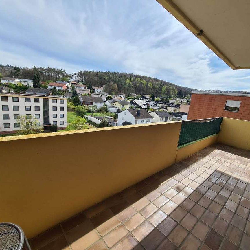 Landstuhl - 3ZKB Wohnung, Einbauküche, Badezimmer mit Badewanne, Balkon, Gäste-WC - Photo 1