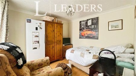 3 bedroom house to rent Beadel Close, Witham, Essex, CM8 - Photo 3