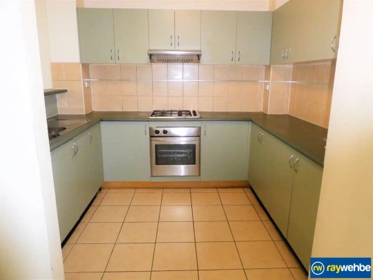 “2 bedroom unit close to Westfield & train station” - Photo 1