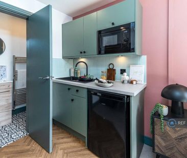 1 bedroom in a house share to rent - Photo 6