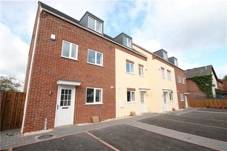 3 bedroom townhouse to rent - Photo 2