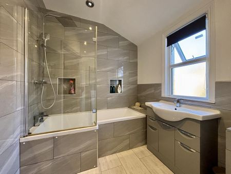 2 bedroom flat to rent - Photo 5