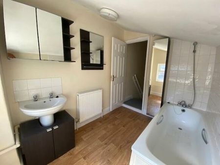 2 bedroom terraced house to rent - Photo 2