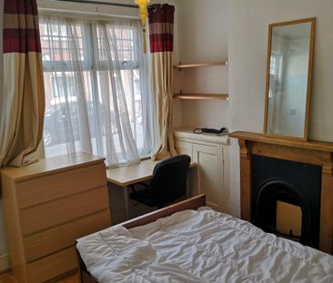 Hamilton Street (3 bed) - Photo 2