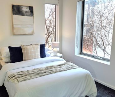 Open the door to effortless style - Photo 4