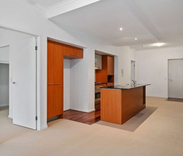 Superb Two-Bedroom Apartment Offering City-Central Living! - Photo 5