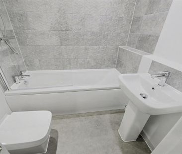 2 bedroom semi-detached house to rent - Photo 5