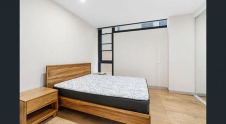 Spacious 2 bedroom – FULLY FURNISHED! - Photo 4