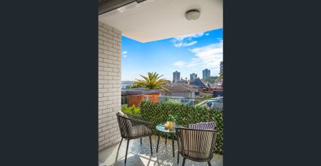 Elegant 2-Bedroom Apartment - Photo 3