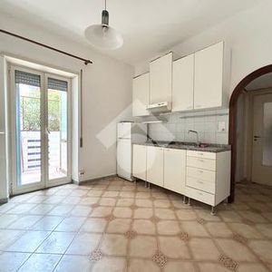 Bilocale in affitto - Photo 2