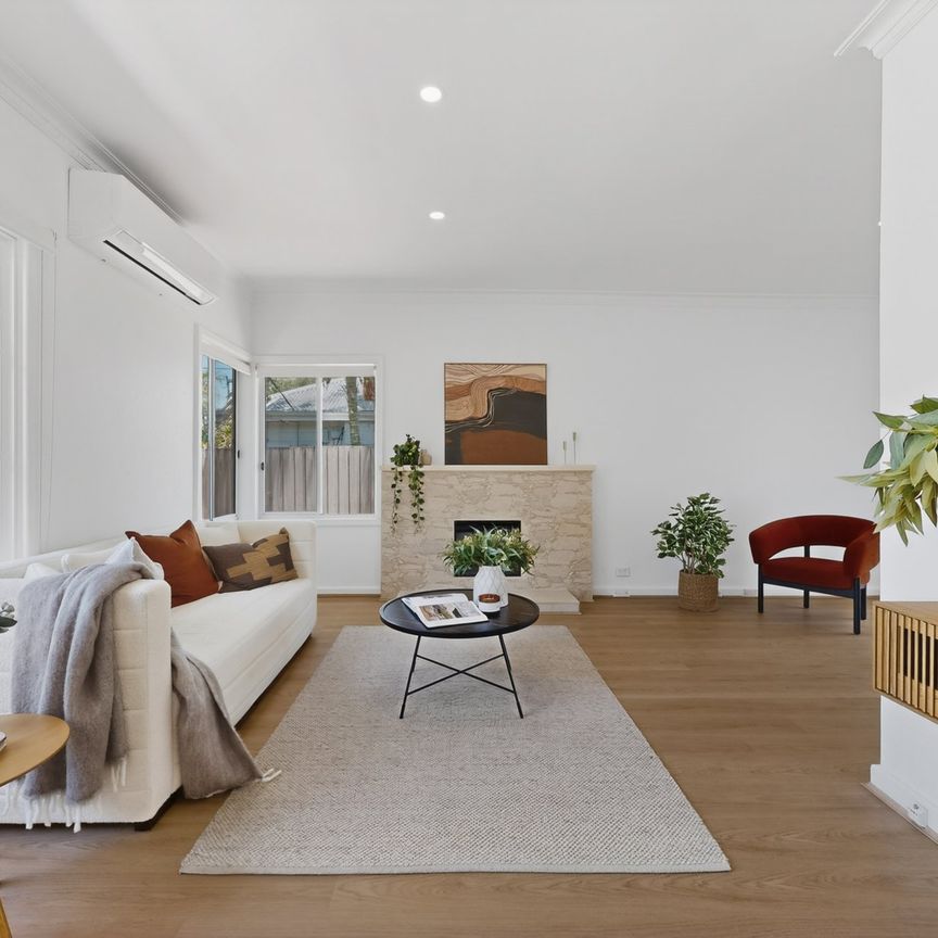 Beautifully Renovated 4 bedroom Family Home in Prime Oakleigh South - Photo 1