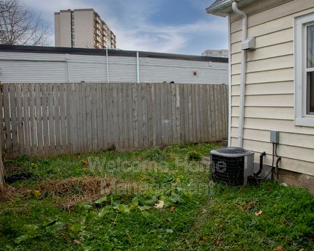 $2,195 / 4 br / 4 ba / Spacious and Inviting Home in St. Catharines - Photo 3