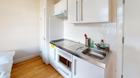 Studio to rent - Photo 3