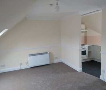 Studio Flat, Hill Lane, SO15 - Photo 5