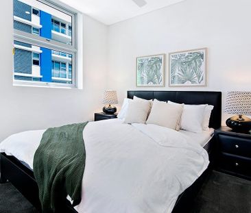 Furnished Resort-Style Apartment in the Heart of Varsity Lakes! - Photo 4
