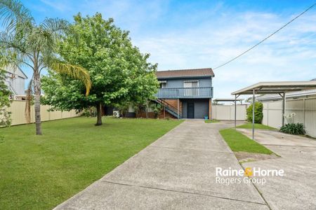 Private 3-Bedroom Downstairs Unit - Photo 5