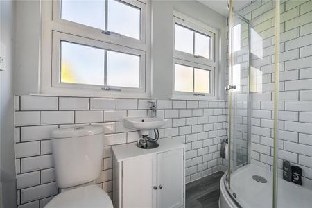 5 bedroom detached house to rent - Photo 5