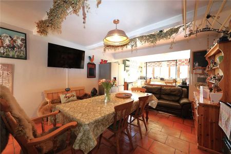 5 bedroom detached house to rent - Photo 4