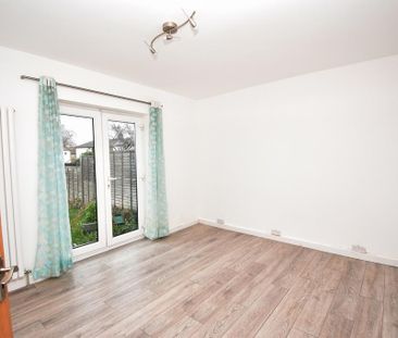 3 bedroom end of terrace house to rent - Photo 3