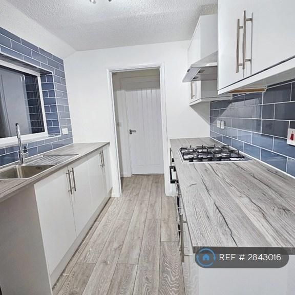 2 bedroom terraced house to rent - Photo 1