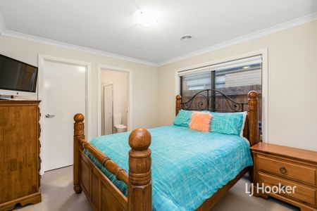 35 Toolern Waters Drive, Weir Views VIC, Belconnen - Photo 5
