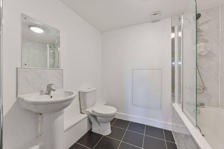 2 bedroom flat to rent - Photo 5