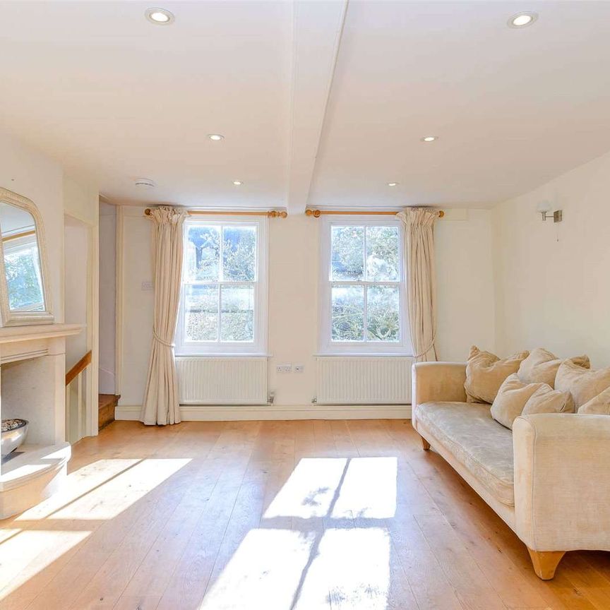 A charming three bedroom period property in central Cambridge - Photo 1