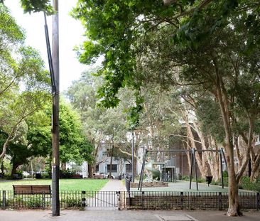 Chic warehouse conversion in the heart of Chippendale - Photo 5