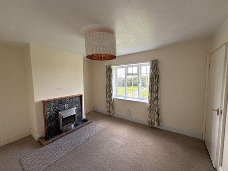 3 bedroom semi-detached house to rent - Photo 2