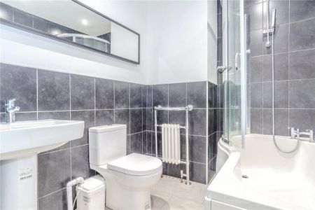 3 bedroom maisonette to rent - Photo 3