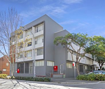 Furnished & Renovated Studio with Parking in Prime Harbourside Loca... - Photo 6