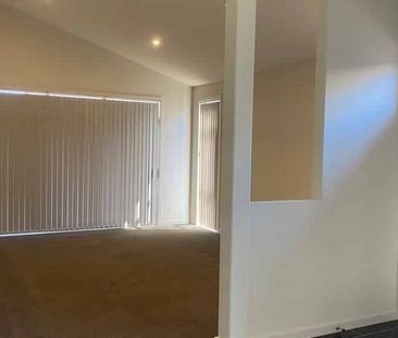 PAPAKURA, 3 BEDROOMS - Photo 3